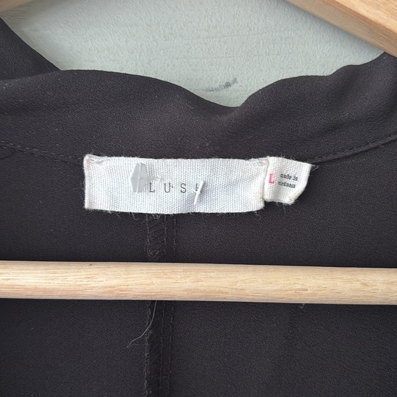 Lush Button-Front Romper – Size Large (Black, Perfect Condition) - Picture 3 of 8